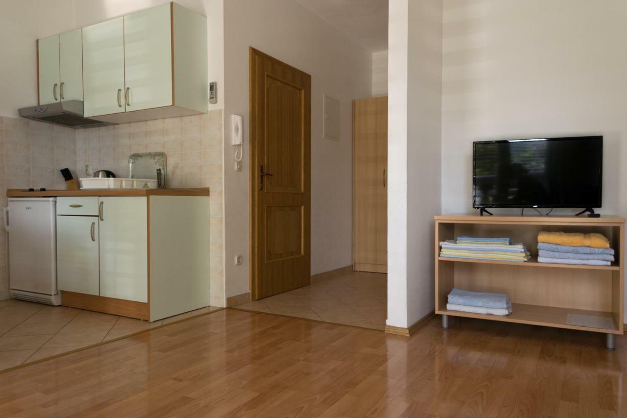 House Vera Baška Voda エクステリア 写真