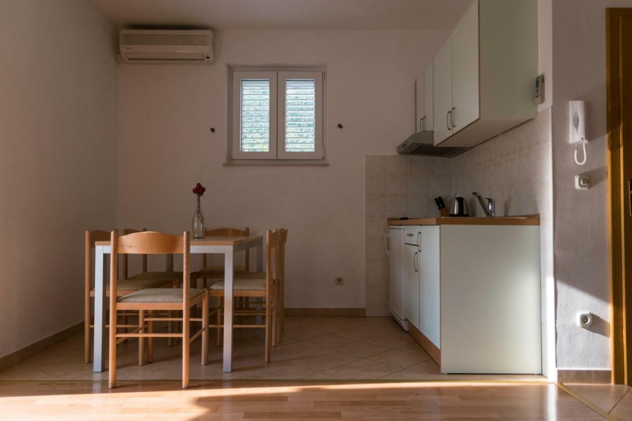 House Vera Baška Voda エクステリア 写真